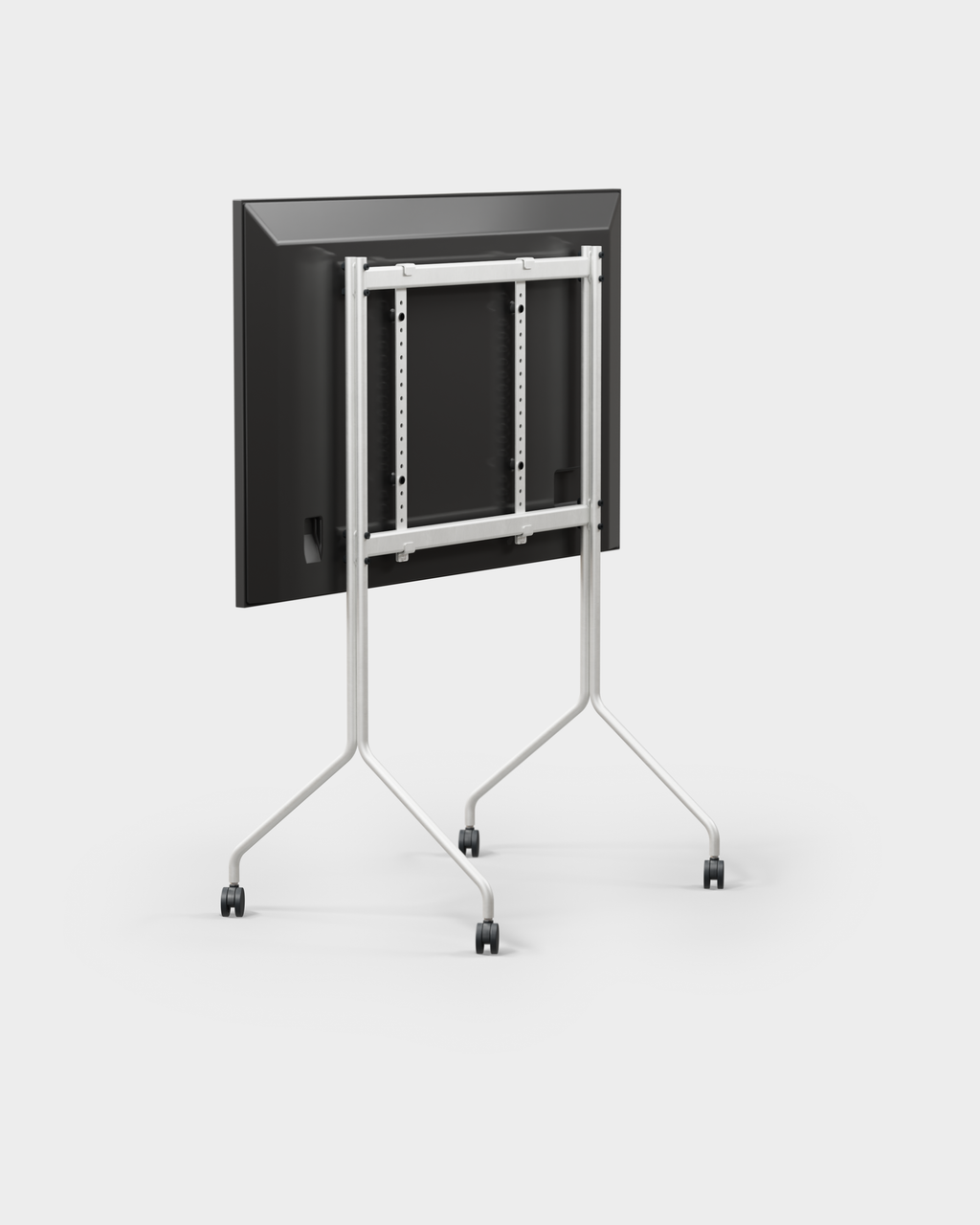 Vista posteriore del supporto Moon Tall in Cloudy Silver con TV montata, staffe VESA e ruote, su fondo neutro