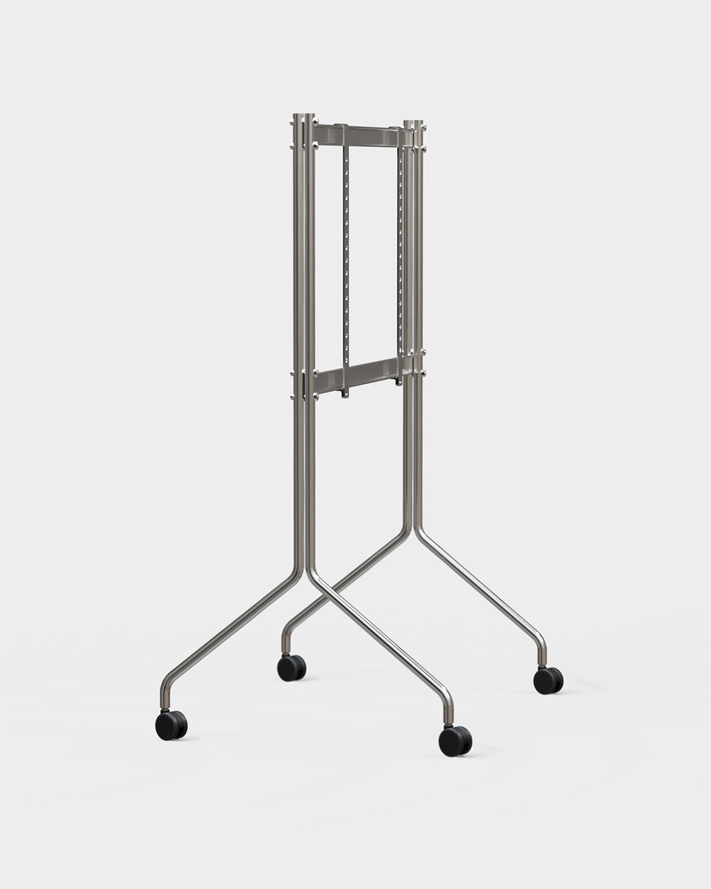 Supporto Moon Tall in Chrome, vista angolata in packshot da studio con grande TV nera su quattro ruote